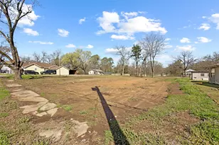 715 E Cherry St, Paris, TX 75460 - Photo 1