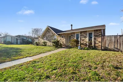 750 Greenhill Lane, Grand Prairie, TX 75052 - Photo 3