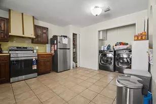 750 Greenhill Ln, Grand Prairie, TX 75052 - Photo 11