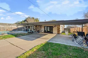 750 Greenhill Ln, Grand Prairie, TX 75052 - Photo 31