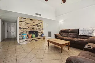 750 Greenhill Ln, Grand Prairie, TX 75052 - Photo 5