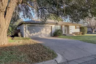 3613 Jeanette Dr, Fort Worth, TX 76109 - Photo 3