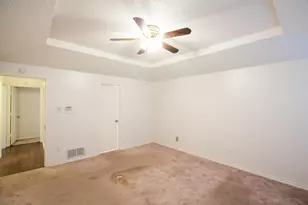 2025 Lorient Dr, Carrollton, TX 75007 - Photo 21