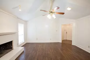 2025 Lorient Dr, Carrollton, TX 75007 - Photo 25