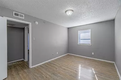 2900 South Freeway, Fort Worth, TX 76104 - Photo 1