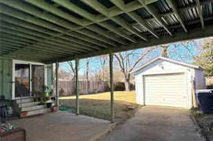 3619 Falls Dr, Dallas, TX 75211 - Photo 15