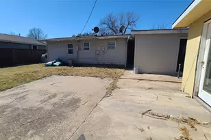 1536 Hilltop Dr, Garland, TX 75042 - Photo 25