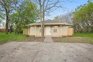 510 S 1st St, Sherman, TX 75090 - Photo 1