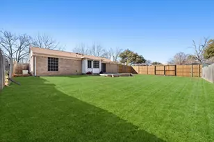 5301 School Hill Cir, Arlington, TX 76017 - Photo 5