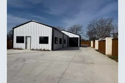 619 N Crockett Street, Granbury, TX 76048 - Photo 1