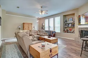 800 Chrissy Creek Ln, Euless, TX 76040 - Photo 3