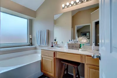 800 Chrissy Creek Lane, Euless, TX 76040 - Photo 15