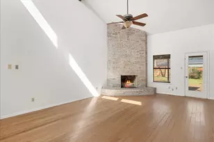 1113 Woodridge Dr, Azle, TX 76020 - Photo 5