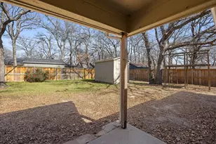 1113 Woodridge Dr, Azle, TX 76020 - Photo 23