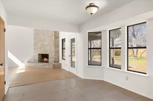 1113 Woodridge Dr, Azle, TX 76020 - Photo 9