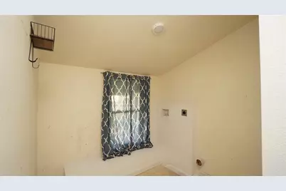 1300 W Day Street, Denison, TX 75020 - Photo 15