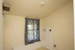 1300 W Day St, Denison, TX 75020 - Photo 15