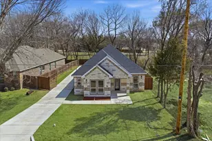 2222 Water Crest Ln, Glenn Heights, TX 75154 - Photo 1