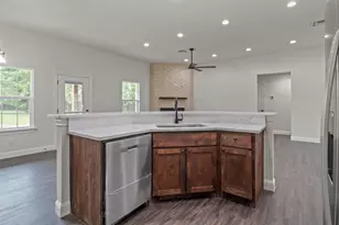 905 W Cardinal St, Ector, TX 75439 - Photo 9