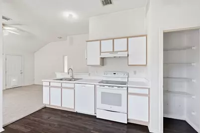 804 Castlewick Court, Arlington, TX 76018 - Photo 9