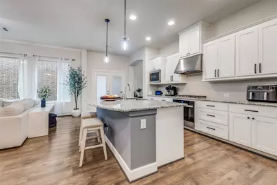 6816 Prompton Bend, Irving, TX 75063 - Photo 9