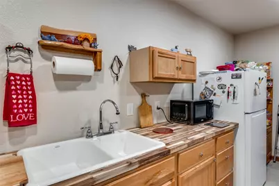 218 Homestead Court, Lipan, TX 76462 - Photo 9