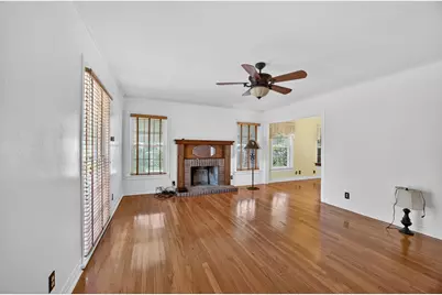 2525 Goldenrod Avenue, Fort Worth, TX 76111 - Photo 3