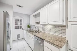 4006 Holland Ave, Dallas, TX 75219 - Photo 17