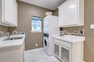 11008 Familia Real Dr, Benbrook, TX 76126 - Photo 13