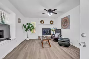 1319/1321 Parkway Ct, Arlington, TX 76010 - Photo 3