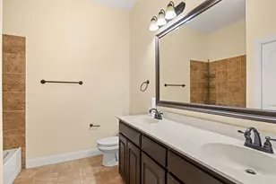 8526 Kingsley Cir, Granbury, TX 76049 - Photo 17