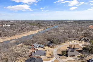 8526 Kingsley Cir, Granbury, TX 76049 - Photo 27
