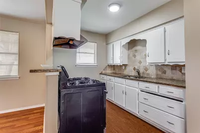 605 Rosewood Hills Drive, Garland, TX 75040 - Photo 13