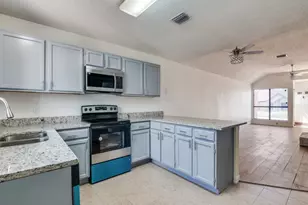 917 Westover Dr, Lancaster, TX 75134 - Photo 5