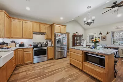 812 Quail Creek Circle, Pottsboro, TX 75076 - Photo 13