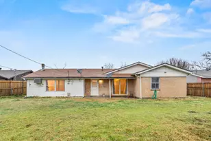 2438 Lasalle Dr, Irving, TX 75062 - Photo 25