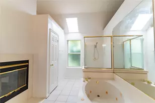 492 Shade Tree Cir, Hurst, TX 76054 - Photo 17