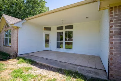 492 Shade Tree Circle, Hurst, TX 76054 - Photo 3