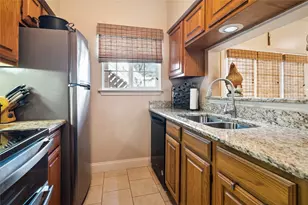 2106 Amesbury Dr, Arlington, TX 76011 - Photo 9