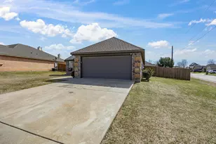1500 Christi Ln, Graham, TX 76450 - Photo 3