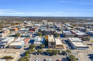 603 Lilly St, Cleburne, TX 76033 - Photo 27