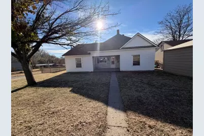 822 Santa Fe Avenue, Canadian, TX 79014 - Photo 1