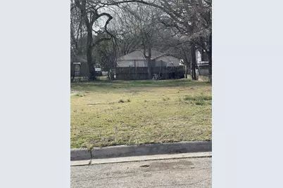 605 S Rusk Street, Gainesville, TX 76240 - Photo 1