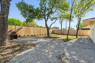 8570 Sweetwood Dr, Dallas, TX 75228 - Photo 27
