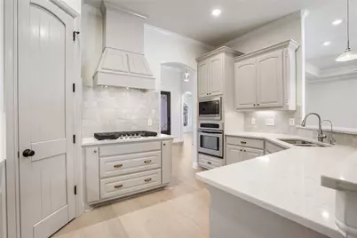 5919 Dry Creek Lane, Arlington, TX 76017 - Photo 13