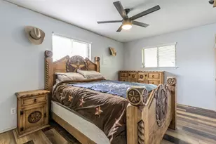 821 Belaire Dr, Burleson, TX 76028 - Photo 5