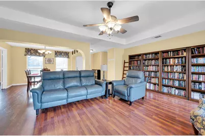 211 Walker Court N, Waxahachie, TX 75167 - Photo 11