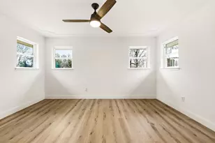 1812 Park Hill Dr, Arlington, TX 76012 - Photo 21