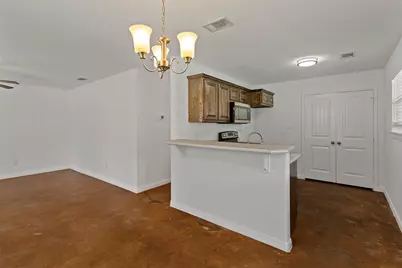 804 E 5th Street, Bonham, TX 75418 - Photo 5