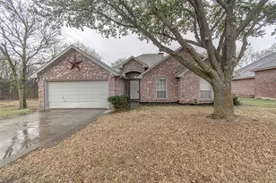 348 Craddock Dr, Glenn Heights, TX 75154 - Photo 1